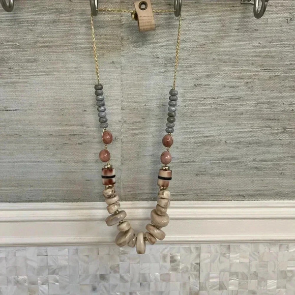 NWT new Anthropologie chunky stone statement necklace tan pink gray blue - Picture 3 of 9